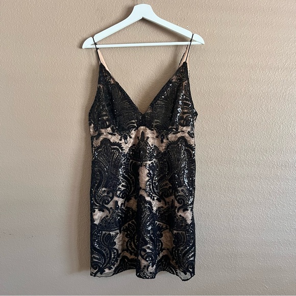 Free People Dresses & Skirts - Free People Night Shimmers Lace Sequined Sleeveless V-Neck Mini Dress Size 8 NWT
